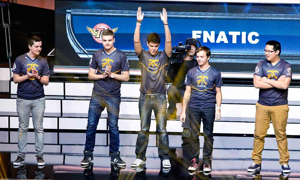 TES LPL季后赛力克NIP：Doinb发条低迷，小奶油阿卡丽乱杀主宰战局